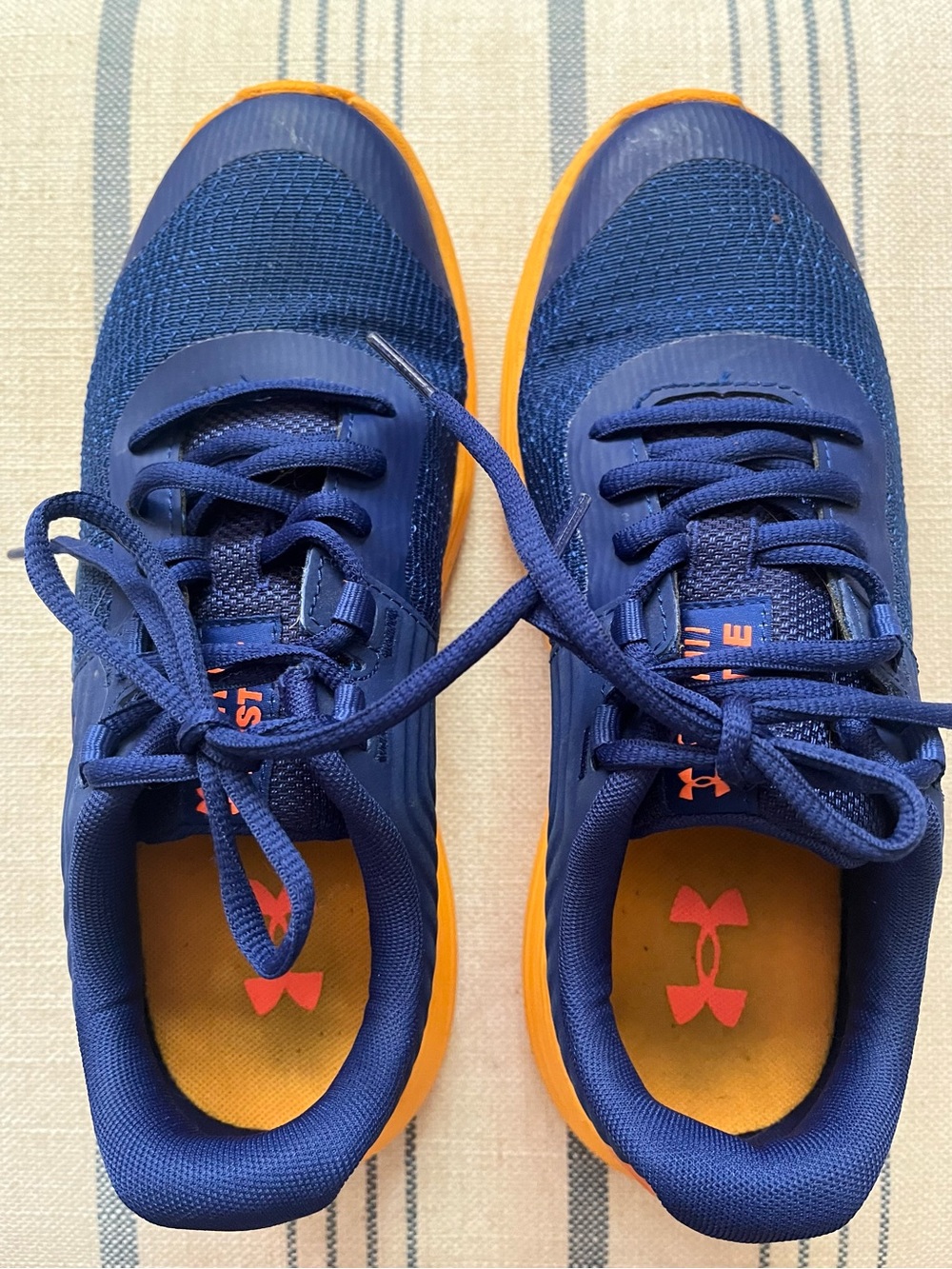 4.5Y Under Amour Out Hustle Youth Blue and Orange Lace-Up Sneakers